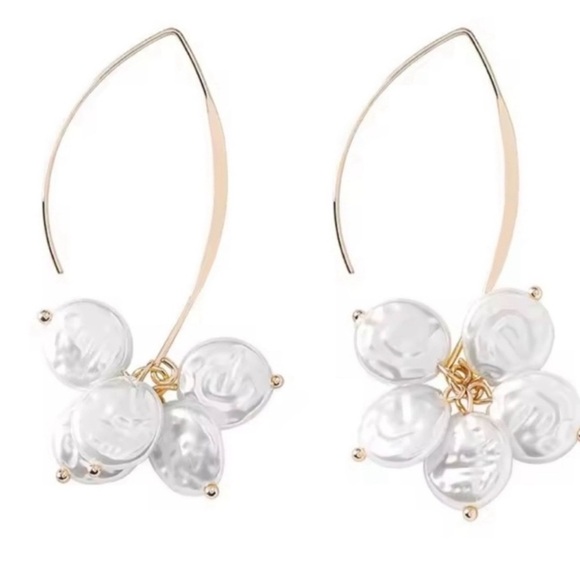 Katy Baroque Pearl Drop Earrings NWOT - Picture 3 of 3